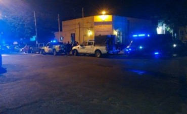 Allanaron la casa de la abuela del Kun Aguero y encontraron marihuana