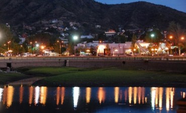 Investigan el presunto abuso sexual a una chica santafesina en plena calle de Carlos Paz