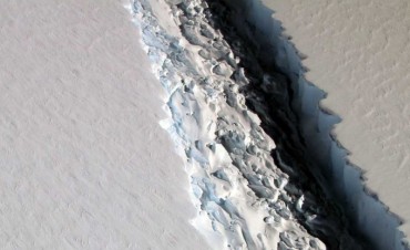 Un gigantesco iceberg se est&aacute; formando en la Ant&aacute;rtida 
