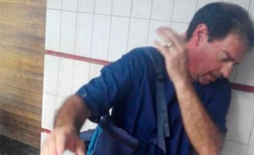 Casi linchan a un hombre que se masturb&oacute; y eyacul&oacute; sobre una pasajera en el tren