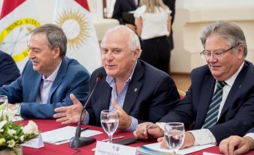  Lifschitz apuesta a una cla&uacute;sula gatillo para las paritarias estatales