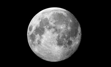 Los primeros turistas llegar&aacute;n a la luna en 2018
