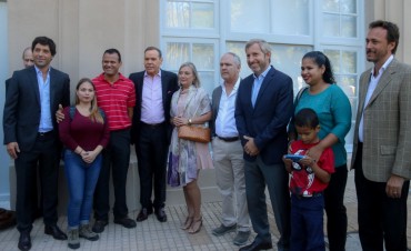 El Gobierno Nacional facilita el tr&aacute;mite de residencia a los ciudadanos venezolanos