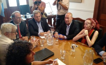 El gobierno provincial realiz&oacute; la oferta salarial a los gremios