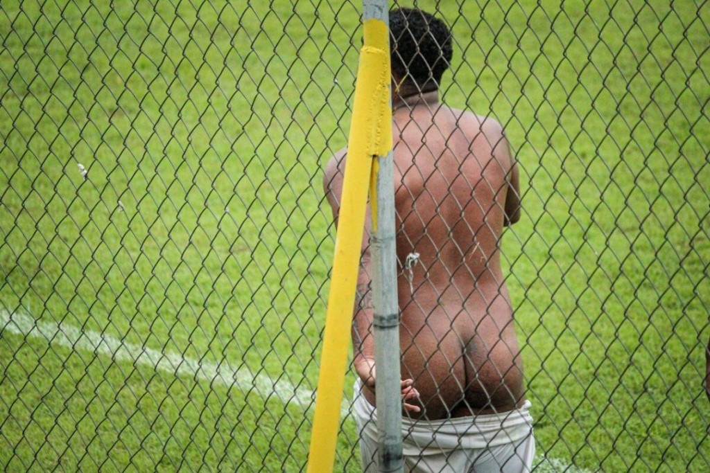 Brasil: jugador de fútbol se desnudó para festejar un gol