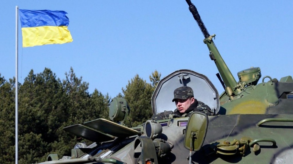 Ucrania moviliza a reservistas y pide a sus ciudadanos salir de Rusia