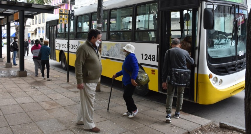 No descartaron restricciones al servicio de colectivos durante el fin de semana