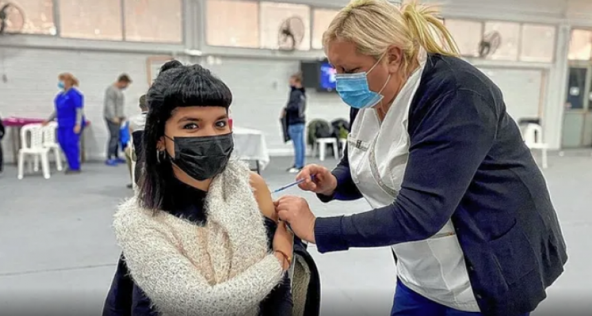 Este martes comenzar&aacute; la inmunizaci&oacute;n con vacunas bivalentes en Santa Fe