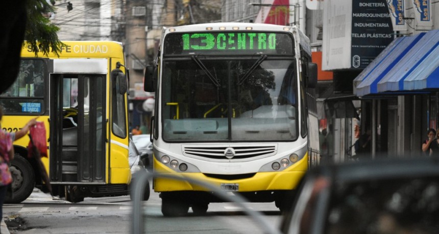 El paro de colectivos continuar&aacute; por tercer d&iacute;a consecutivo este viernes