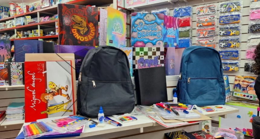 Santa Fe lanz&oacute; una canasta escolar de cara al inicio de clases