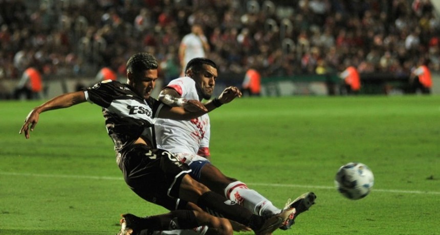 En otra pobre actuaci&oacute;n, Uni&oacute;n empat&oacute; sin goles frente a Platense