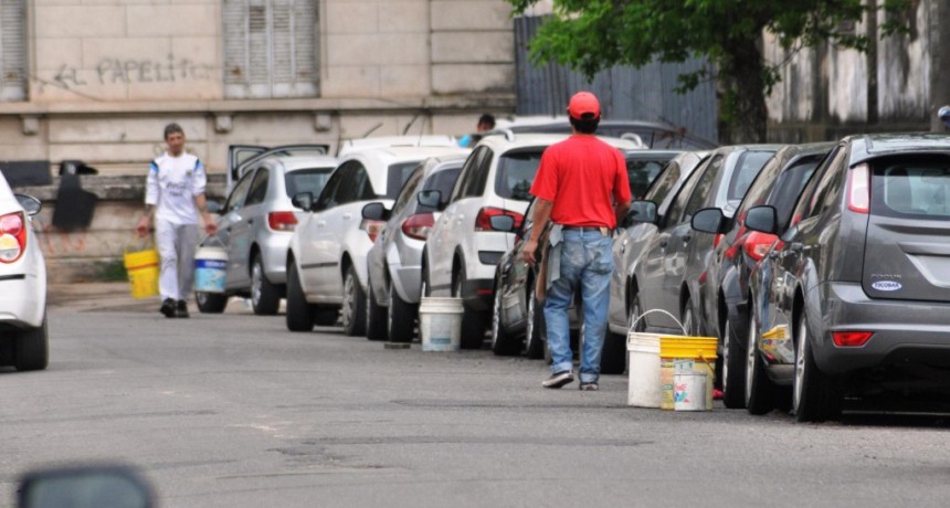 Poletti- El santafesino no puede pagar el estacionamiento medido y a los trapitos al mismo tiempo