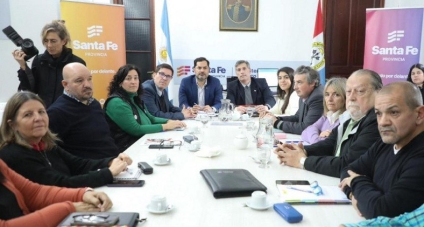 Paritaria docente: la Provincia convoc&oacute; para este jueves a los gremios
