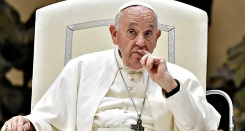 Se agrav&oacute; el estado de salud del papa Francisco: sigue hospitalizado con un "cuadro cl&iacute;nico complejo"