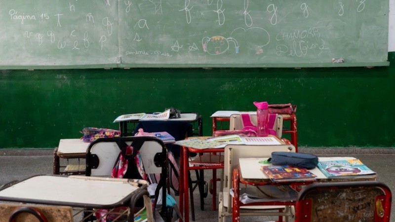Paritaria en horas decisivas: la Provincia insiste en que el salario docente inicial en Santa Fe puede superar $1,4 millón