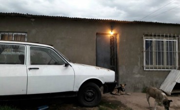 Agredi&oacute; a su ex pareja y quiso quemarle el auto