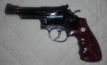 Aprehendieron a dos tiratiros con dos armas de guerra cargadas en Villa Hip&oacute;dromo