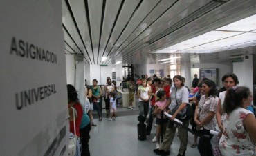 M&aacute;s de 31 mil familias podr&iacute;an perder la AUH