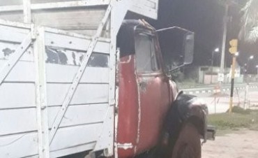Apresaron a un hombre que quem&oacute; un cami&oacute;n cargado con ladrillos