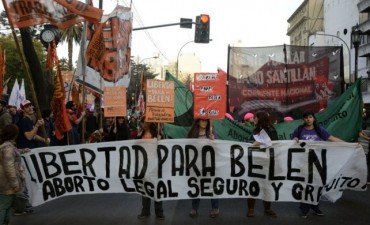 Absolvieron a la joven que hab&iacute;a sido acusada de abortar en el ba&ntilde;o de un hospital en Tucum&aacute;n