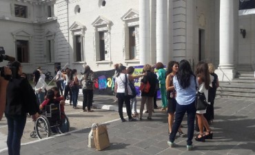 Mujeres se manifestaron por la Ley de Paridad