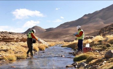 Despu&eacute;s de un cuarto derrame, suspenden las actividades de Barrick Gold en San Juan