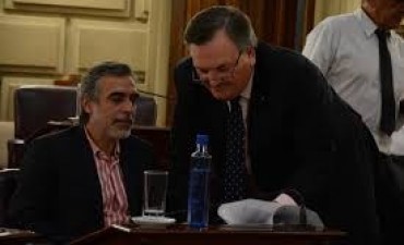 El Senador Miguel Gonz&aacute;lez: "Que los santafesinos elijan si el gobernador debe ser reelecto"