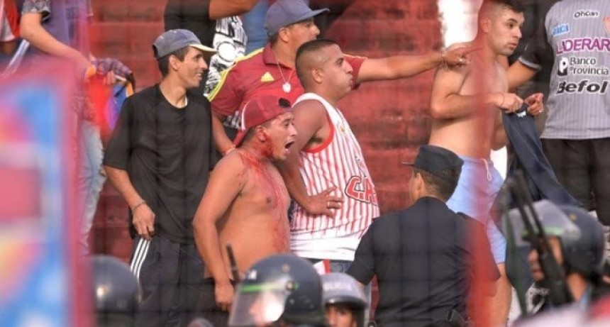 Aprevide prohibi&oacute; la entrada a los estadios a 110 barras de Los Andes