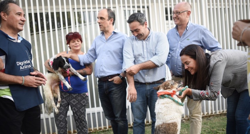 Corral visit&oacute; la Casa de las Mascotas del Parque Garay