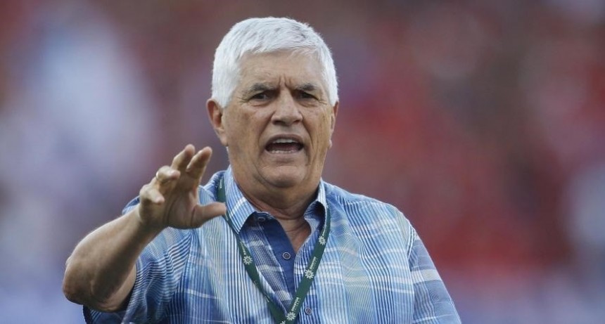 Comesa&ntilde;a present&oacute; su renuncia como DT de Col&oacute;n