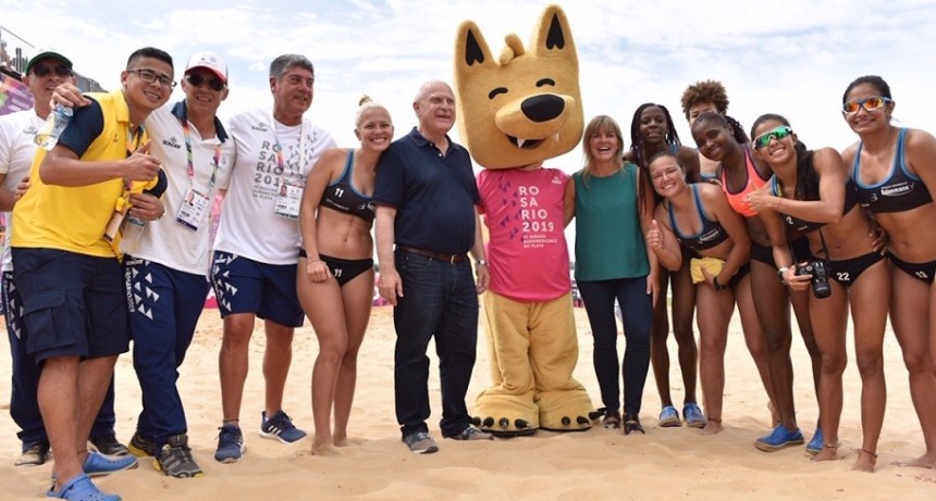 Lifschitz visit&oacute; los Juegos Suramericanos de Playa Rosario 2019