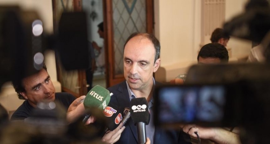 Corral firm&oacute; un convenio con Lifschitz para pavimentaci&oacute;n y obras complementarias