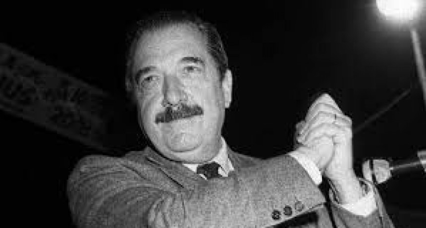 A diez a&ntilde;os de su muerte  Ra&uacute;l Alfons&iacute;n