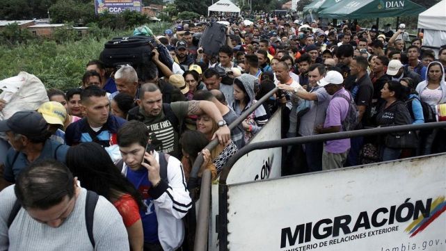 En Colombia no dejan entrar a personas que se llamen Maduro