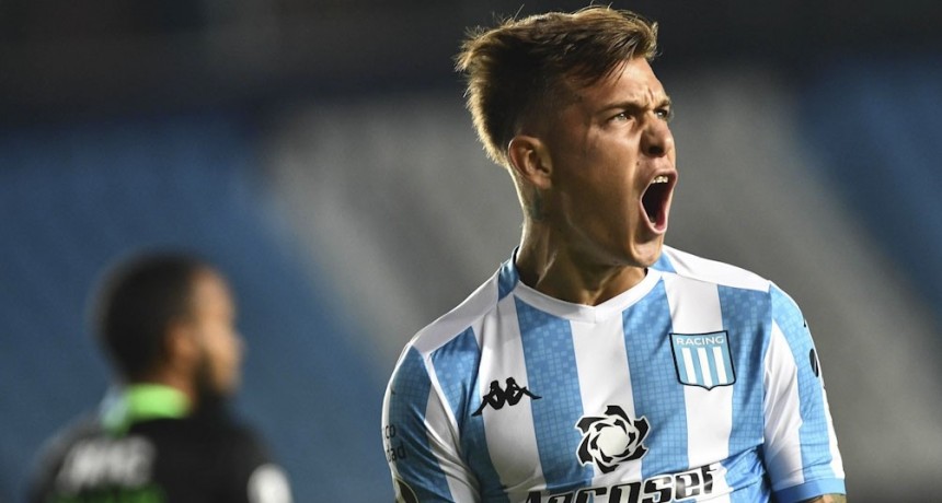 Racing venci&oacute; a Alianza Lima y se afirma en su grupo