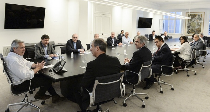 Evitar despidos y la situaci&oacute;n de las pymes, ejes centrales de la actividad presidencial