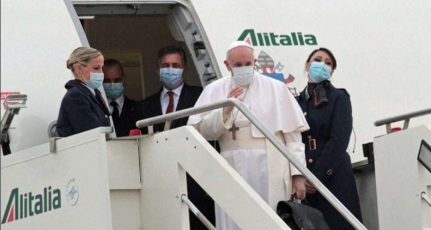 El papa Francisco lleg&oacute; a Irak en una visita hist&oacute;rica de tres d&iacute;as