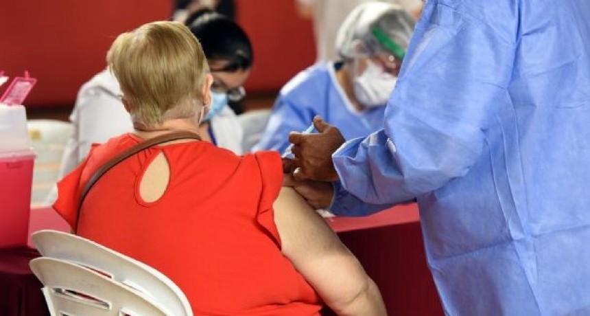 Las personas que tuvieron coronavirus podr&iacute;an recibir una sola dosis de la Sputnik V