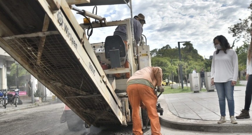 Avanzan a buen ritmo las obras de bacheo en el centro de la ciudad