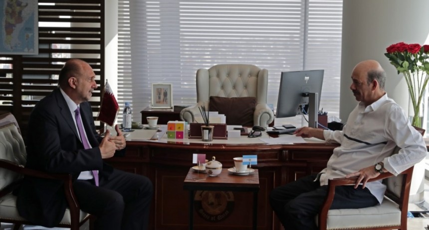 Perotti se reuni&oacute; con los embajadores de Kuwait y Qatar en Argentina