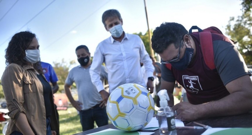 La Municipalidad aportar&aacute; fondos a la Liga Infantil de los Barrios