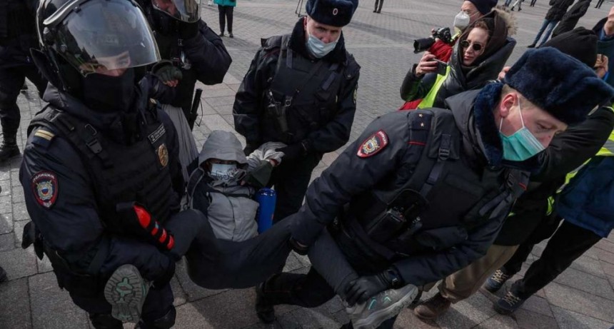Rusia: 3.500 detenidos por manifestarse contra la guerra en Ucrania
