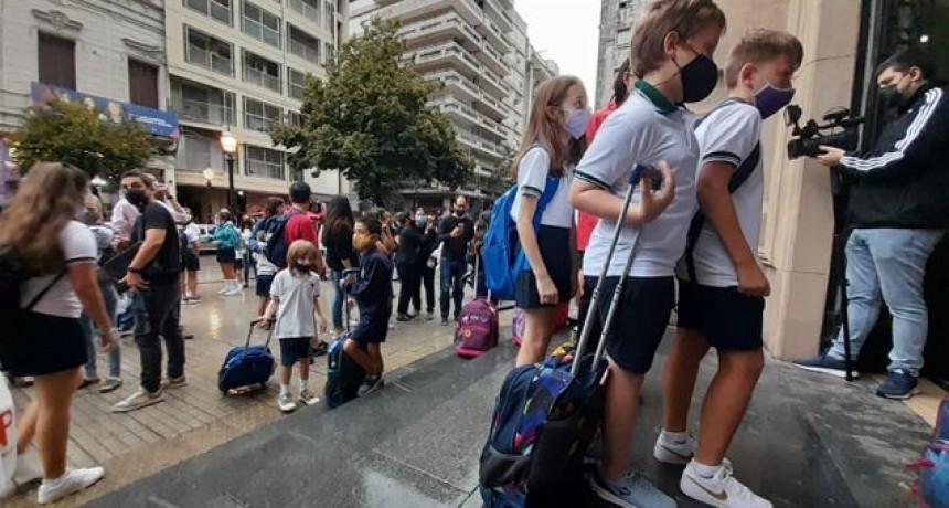Docentes y funcionarios retoman el di&aacute;logo en busca de un acuerdo