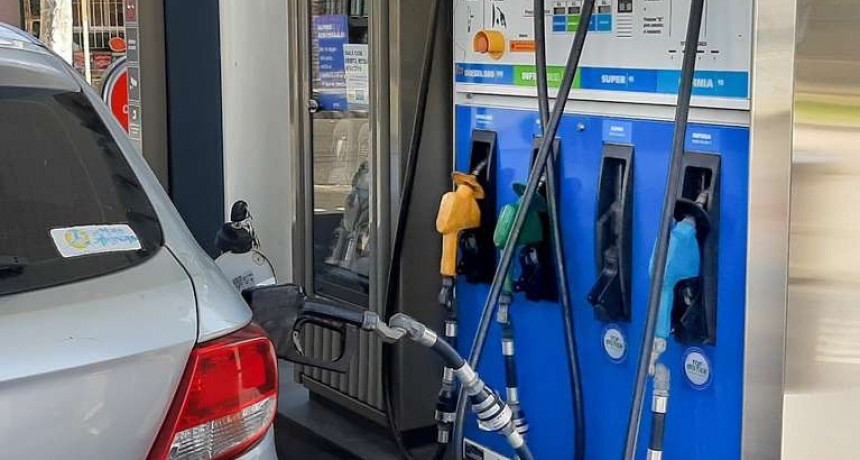 Aumentan las naftas 9,5% desde este lunes en todo el pa&iacute;s
