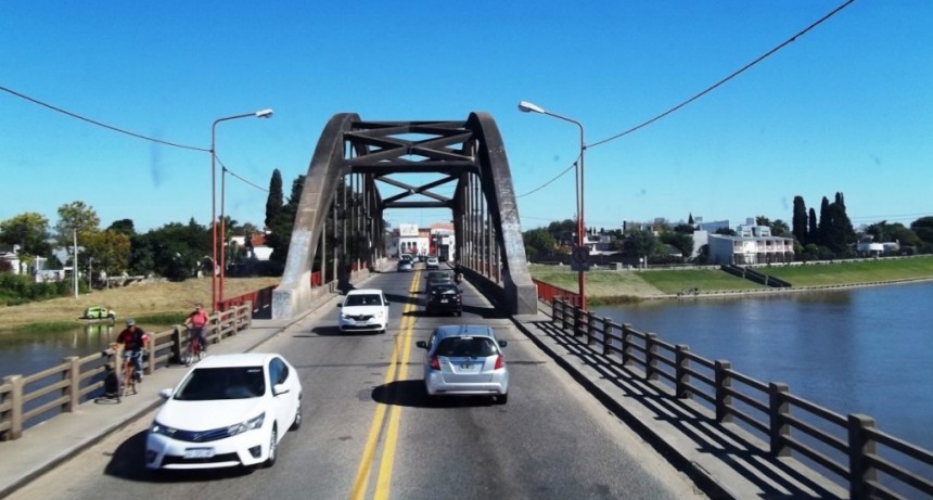 Demoras en el Puente Carretero