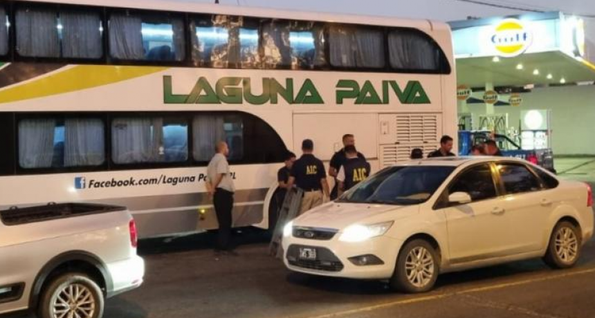 En el Puente Carretero, balearon un colectivo que trasladaba personal penitenciario hacia Pi&ntilde;ero
