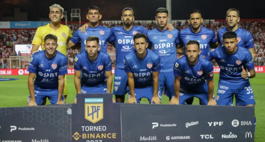 Uni&oacute;n entrena y viaja a Buenos Aires para enfrentar a River
