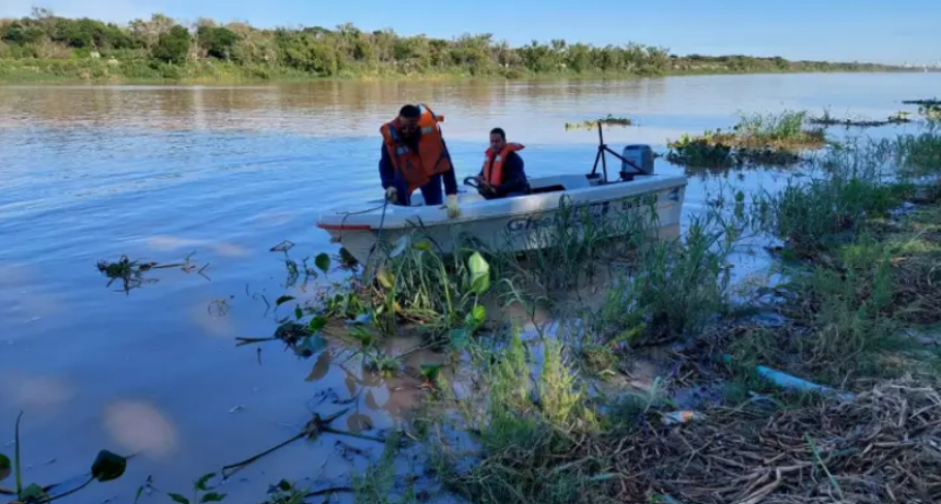 Trabajos en la Set&uacute;bal para evitar que los camalotes no perjudiquen las tomas de agua