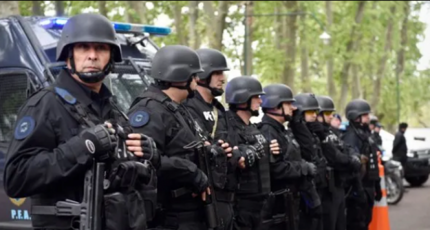 Llegaron a Rosario los 450 federales que anunci&oacute; Bullrich y se inician tareas en territorio