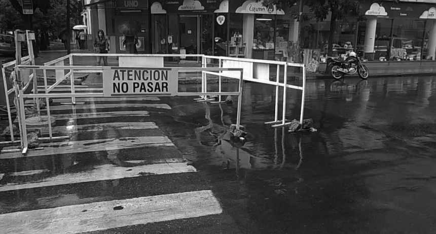 Poletti reconoci&oacute; que hay m&aacute;s de 150 baches en la ciudad de Santa Fe